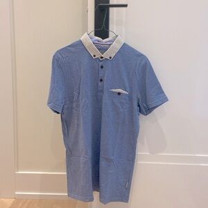Brand: Ted Baker London, Size: Men’s Small, Colour: Blue/white patterned collar